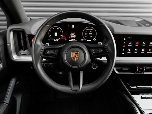 Certified 2025 Porsche Cayenne AWD/4WD image 16