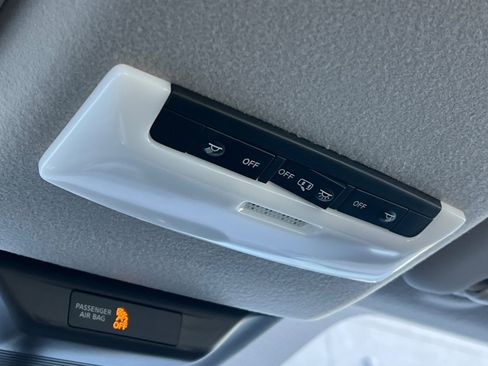 Certified 2025 Nissan Kicks S image 25