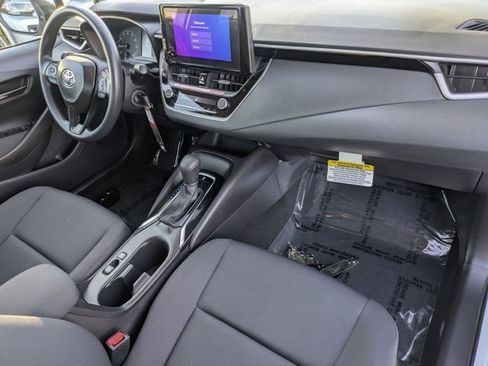 Used 2025 Toyota Corolla LE image 32