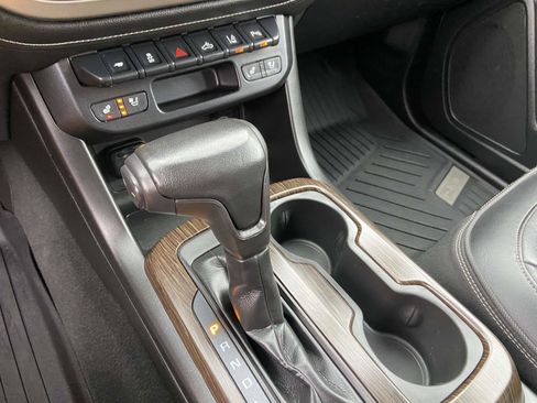 Used 2020 GMC Canyon Denali image 13