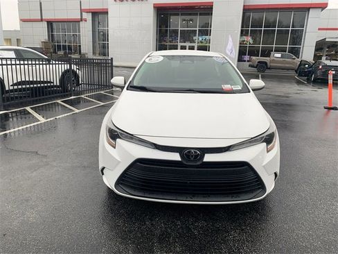 Certified 2023 Toyota Corolla LE image 3