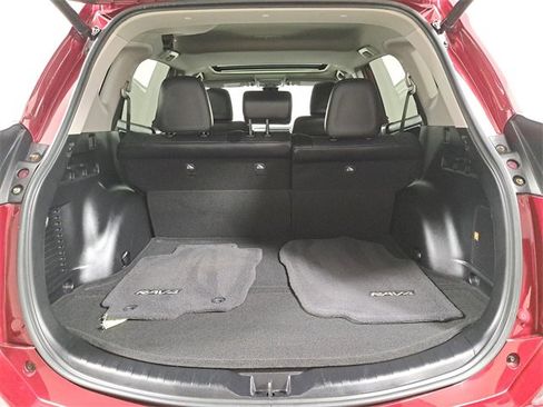 Used 2018 Toyota RAV4 Limited image 10