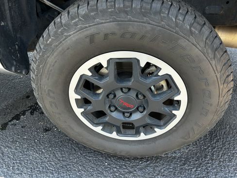 Used 2024 Toyota Tacoma TRD Off-Road AWD/4WD image 22