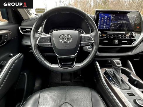 Used 2021 Toyota Highlander Platinum image 6