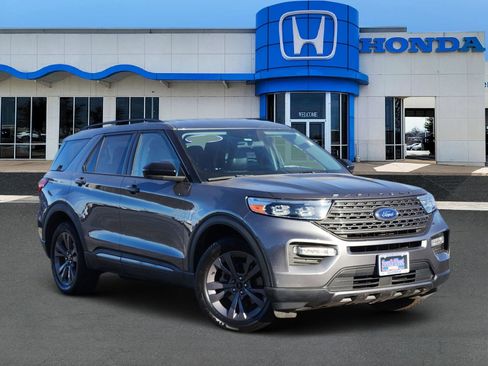 Used 2022 Ford Explorer XLT w/ Equipment Group 202A image 1