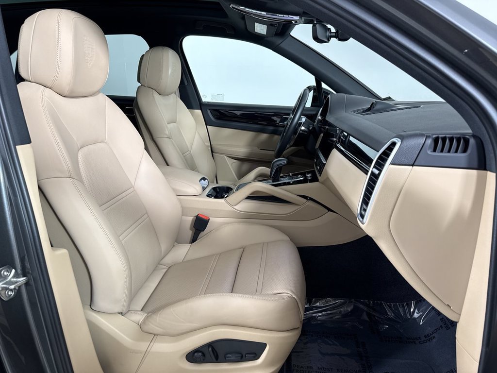 Certified 2023 Porsche Cayenne AWD/4WD image 24