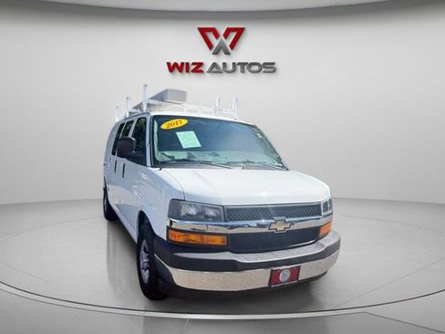 Used 2017 Chevrolet Express 2500 RWD image 7