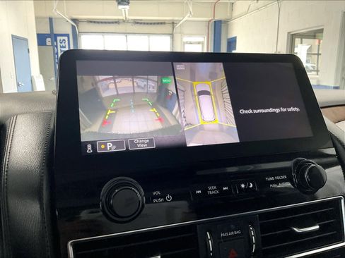 Used 2024 Nissan Armada SL image 19