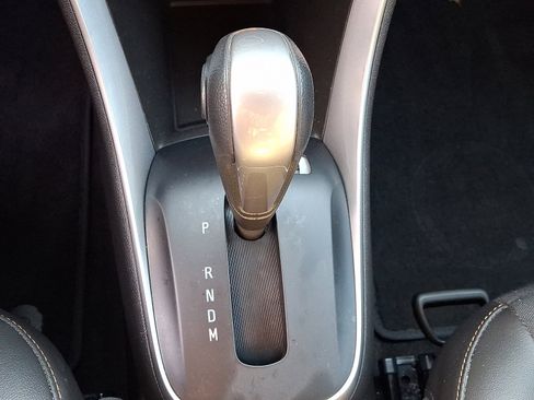 Used 2022 Chevrolet Trax LT w/ LT Convenience Package image 14