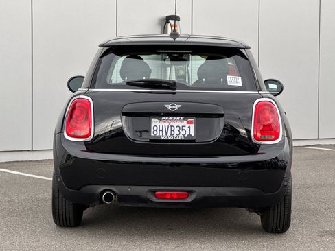 Used 2019 MINI Cooper 2-Door Hardtop image 4