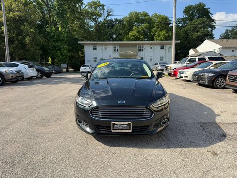Used 2014 Ford Fusion SE w/ Equipment Group 202A FWD image 2