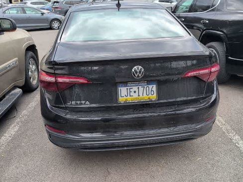 Used 2023 Volkswagen Jetta Sport image 3