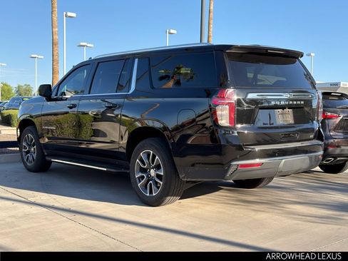 Used 2021 Chevrolet Suburban LT w/ Rear Media and Nav Package RWD image 3