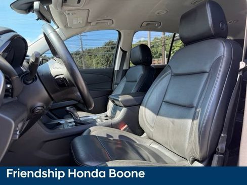 Used 2018 Chevrolet Traverse Premier w/ Driver Confidence II Package FWD image 19