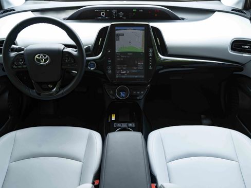 Used 2022 Toyota Prius Prime XLE FWD image 27