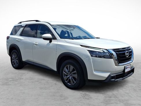 Used 2024 Nissan Pathfinder SV AWD/4WD image 7