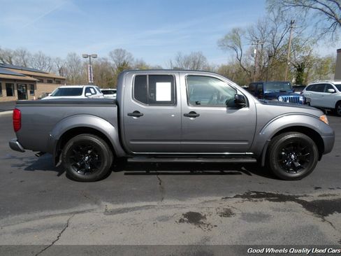 Used 2020 Nissan Frontier SV w/ Midnight Edition Floor Mats AWD/4WD image 4
