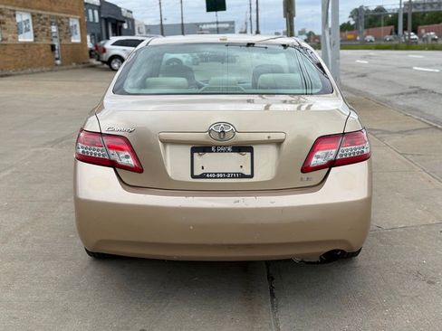 Used 2010 Toyota Camry LE FWD image 8