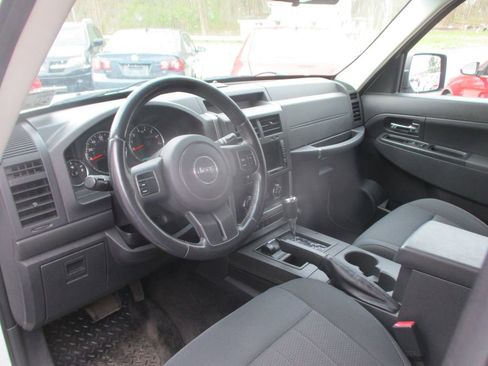 Used 2011 Jeep Liberty Sport w/ Popular Equipment Group AWD/4WD image 12