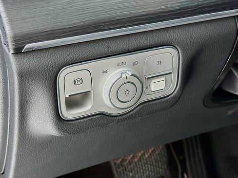 Certified 2025 Mercedes-Benz GLE 350 4MATIC image 11