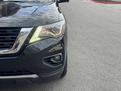 Used 2019 Nissan Pathfinder SL image 11