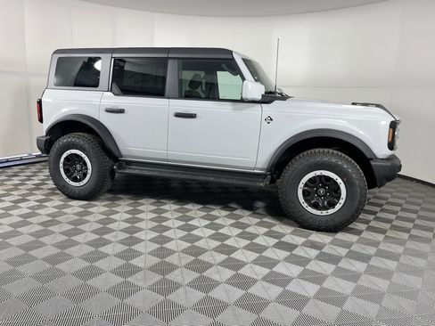New 2026 Ford Bronco Outer Banks w/ Sasquatch Package AWD/4WD image 6