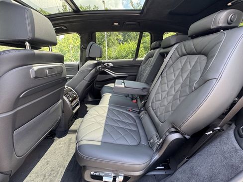 Used 2026 BMW X7 xDrive40i w/ M Sport Package image 21