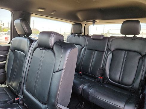 Used 2024 Jeep Wagoneer Series II w/ Flexible Seating Group AWD/4WD image 6