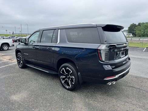 New 2025 Chevrolet Suburban Premier image 4