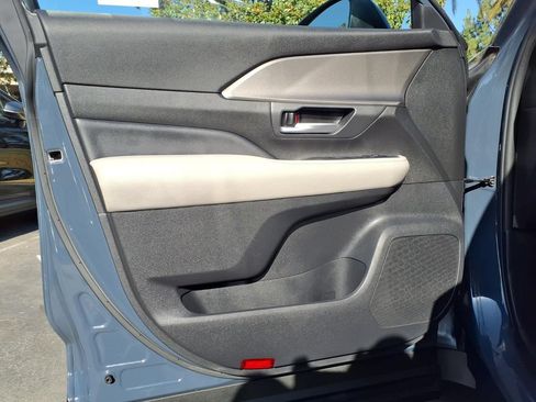 Used 2024 Toyota Grand Highlander AWD image 21