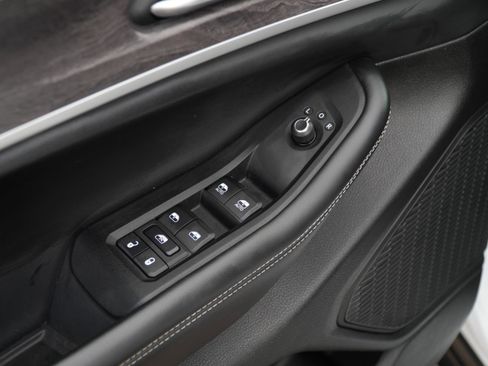 Used 2023 Jeep Grand Cherokee L Limited RWD image 15