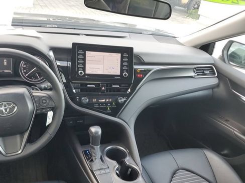 Used 2024 Toyota Camry SE FWD image 13