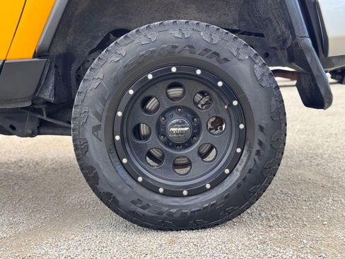 Used 2007 Toyota FJ Cruiser 4WD image 13