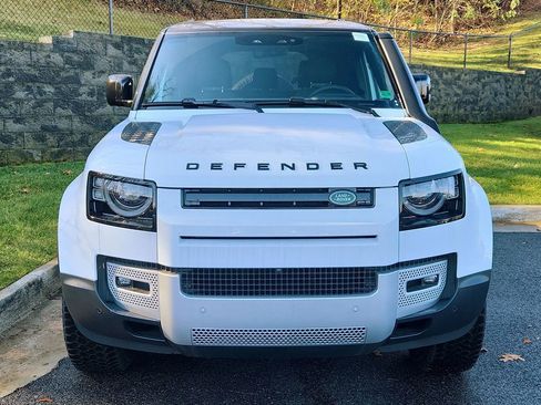 Used 2025 Land Rover Defender 110 S AWD/4WD image 8