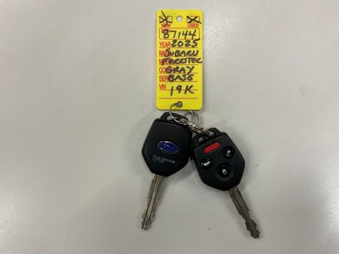 Used 2025 Subaru Forester AWD/4WD image 22