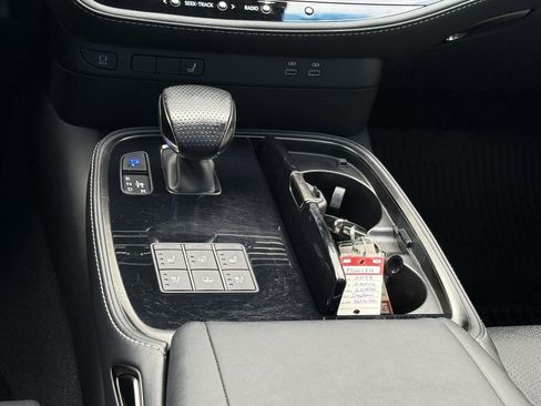 Used 2023 Lexus LS 500 F Sport w/ Cold Weather Package (CK) RWD image 19