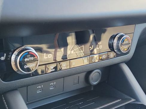 New 2026 Mitsubishi Outlander SE FWD image 32