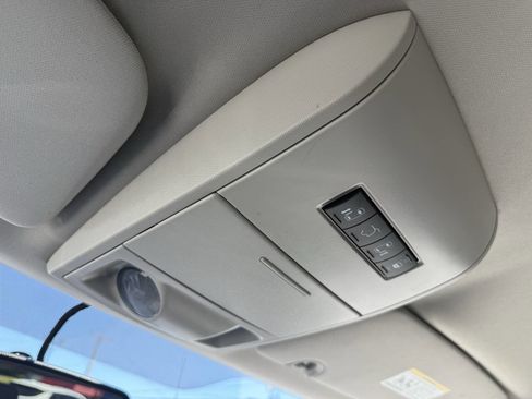 Used 2014 Dodge Grand Caravan SXT w/ UConnect Hands-Free Group FWD image 24