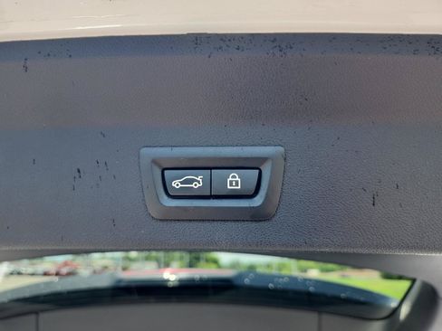 Used 2021 BMW X3 xDrive30e w/ Executive Package AWD/4WD image 11