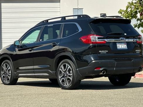 Used 2023 Subaru Ascent Limited w/ Technology Package AWD/4WD image 6