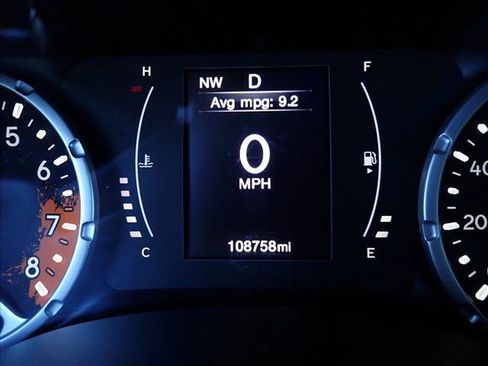 Used 2015 Jeep Renegade Latitude w/ Cold Weather Group FWD image 23