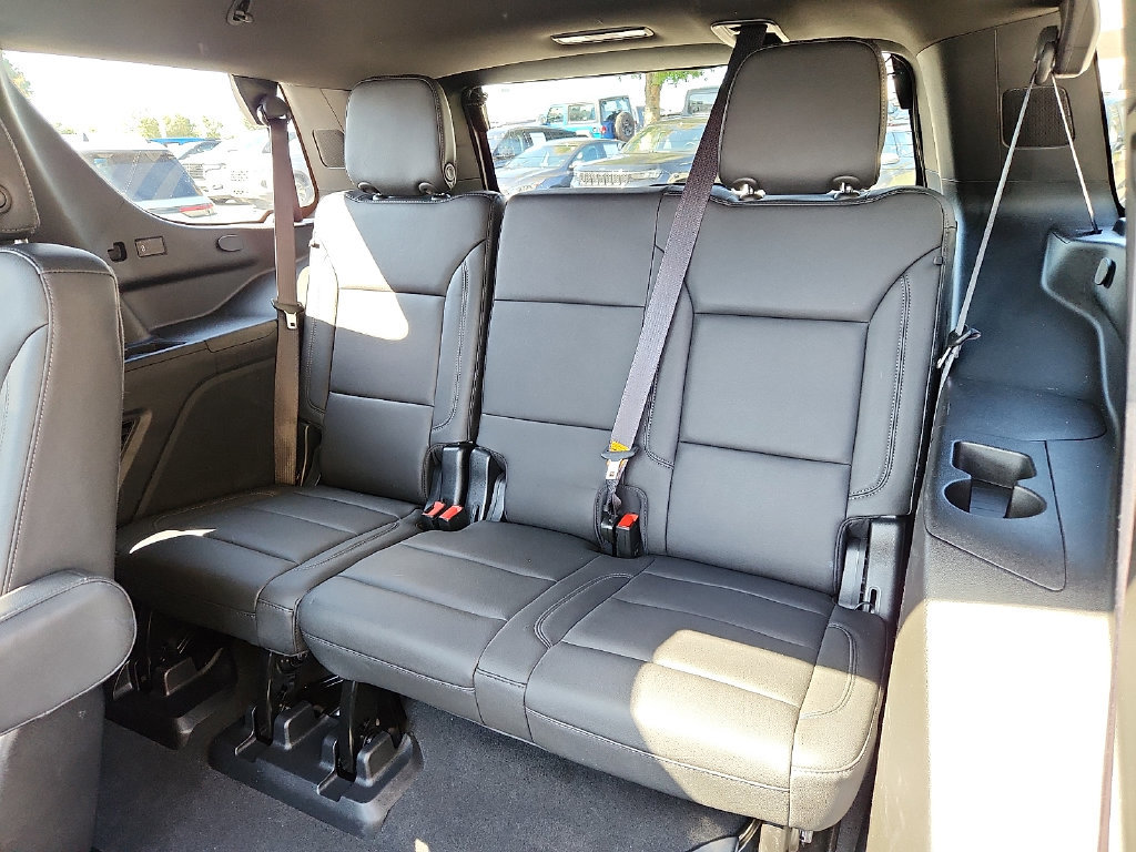 Used 2023 Chevrolet Tahoe LT w/ Luxury Package AWD/4WD image 10