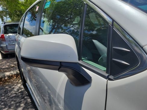 Used 2022 Toyota Sienna XLE w/ XLE Plus Package FWD image 8