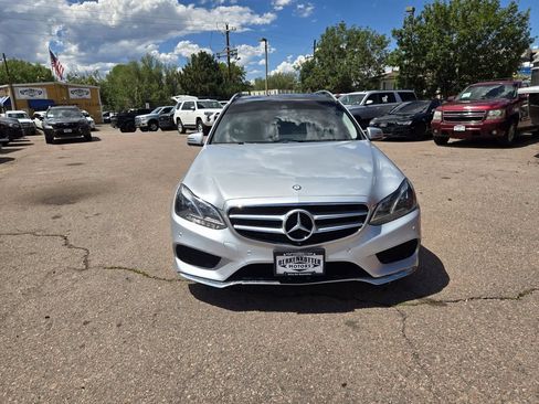 Used 2014 Mercedes-Benz E 350 4MATIC Wagon image 3