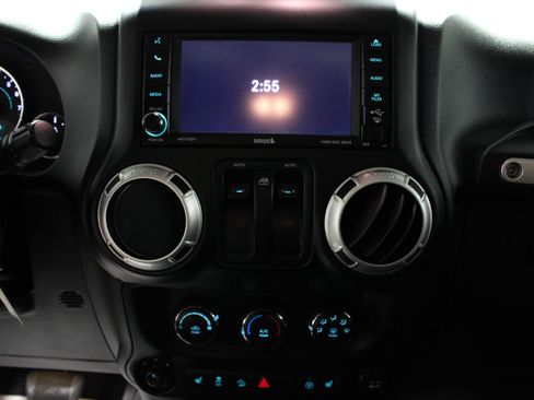 Used 2013 Jeep Wrangler Sahara w/ Connectivity Group image 21