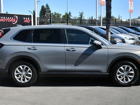 Used 2025 Honda CR-V LX image 9