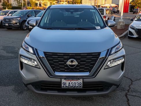 Used 2023 Nissan Rogue SV image 9