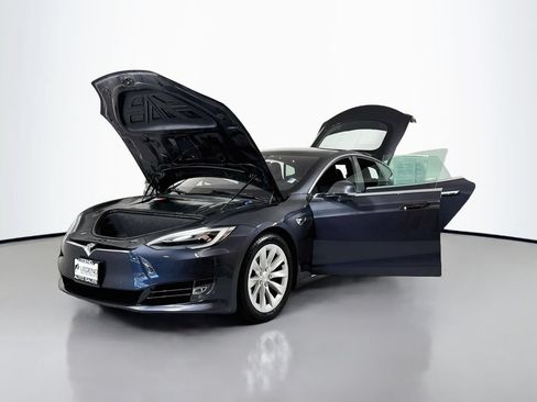 Used 2018 Tesla Model S 75D AWD/4WD image 23