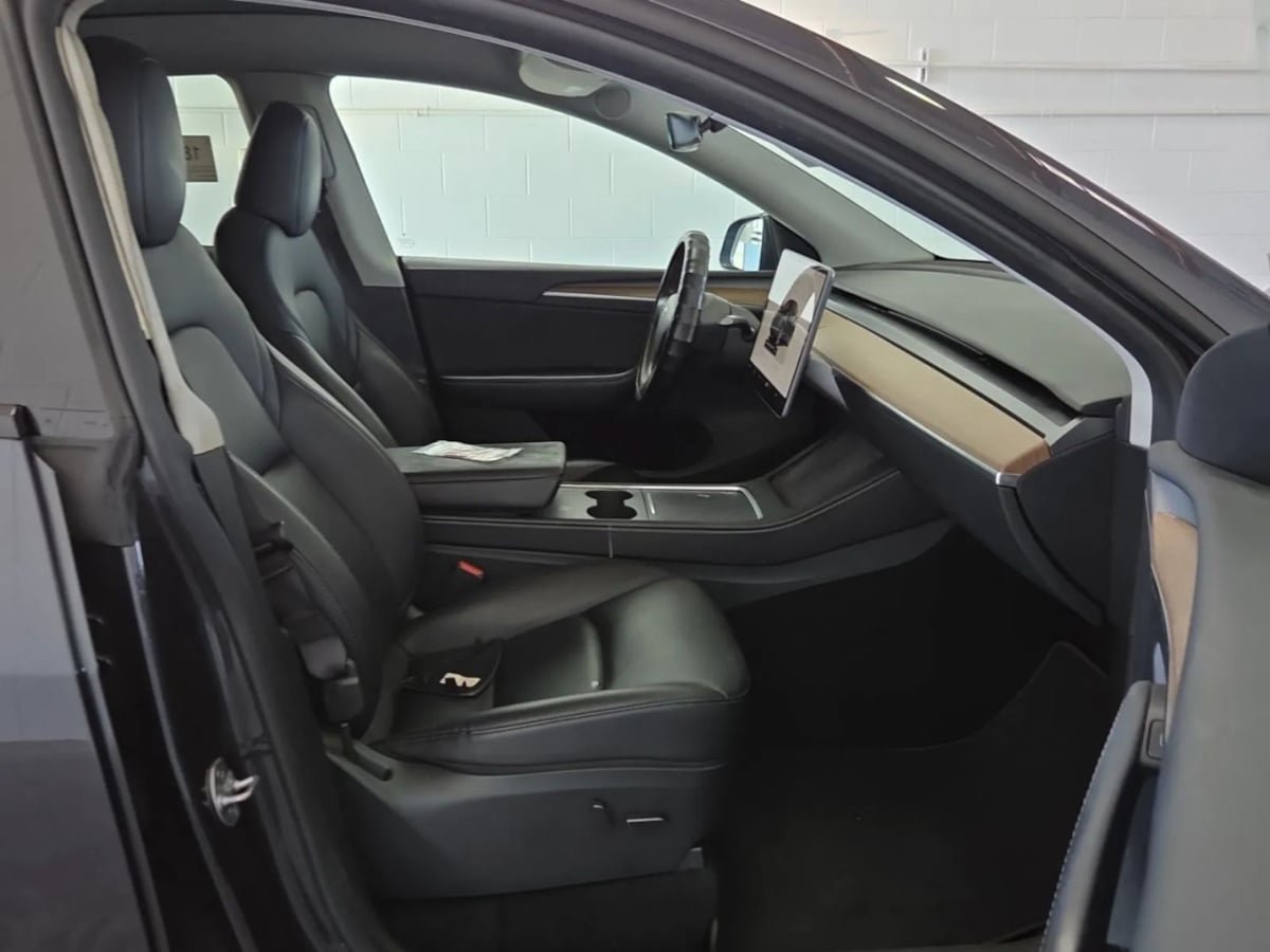 Used 2024 Tesla Model Y Long Range RWD image 6