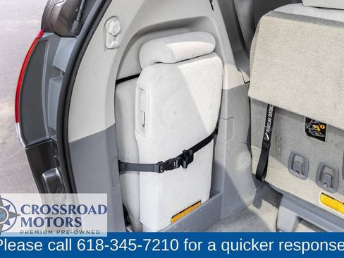 Used 2012 Toyota Sienna LE FWD image 21